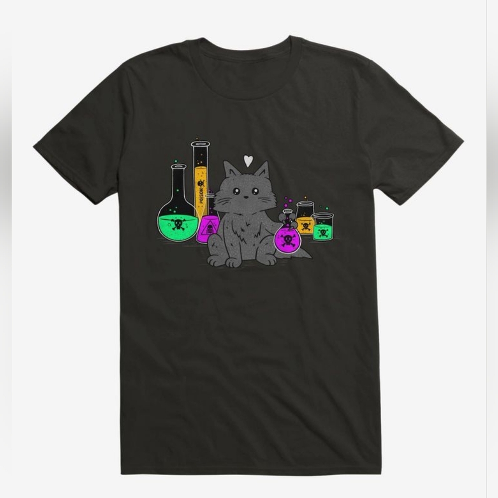 NWOT- I Think My Cat Wants to Kill Me T-Shirt